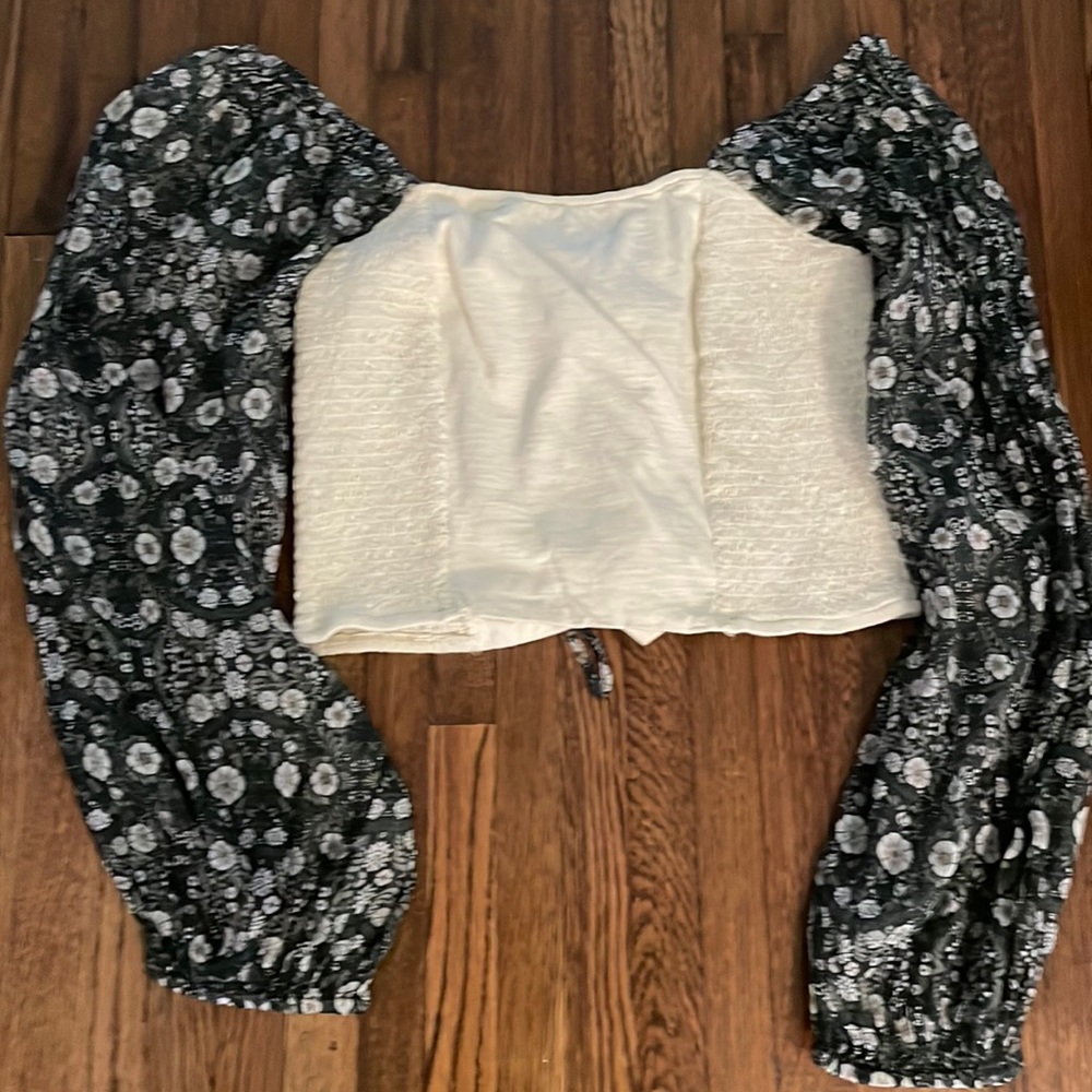 Anthropologie Romantic Sleeve Crop Top